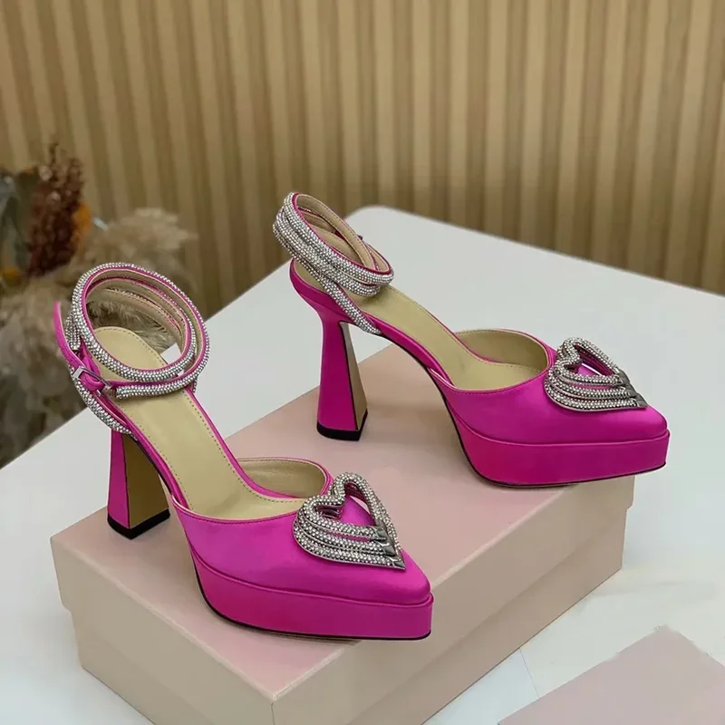 プラットフォームクリスタル愛の装飾サンダルセクシーなポインテ - Leather Work Heels のレビューと価格