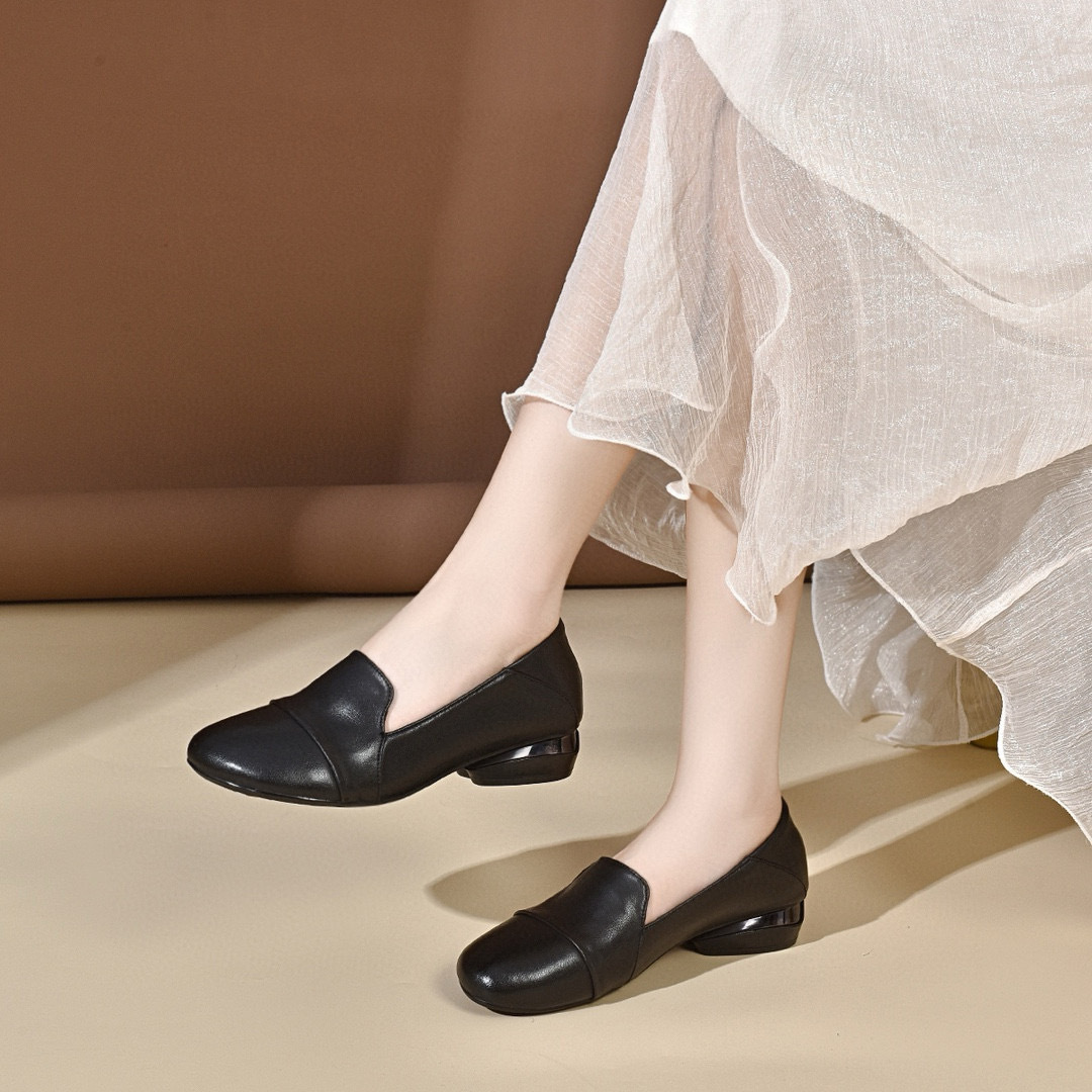 レディースシューズ 2026年秋 ローヒール ラウンドトゥ  - Leather Work Heels のレビューと価格