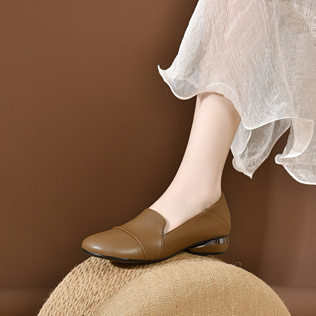 レディースシューズ 2026年秋 ローヒール ラウンドトゥ  - Leather Work Heels のレビューと価格